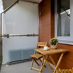 Funkcjonalne I Komfortowe Sun Seasons 24 W Kolobrzegu By Renters Daire