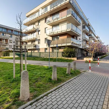 Funkcjonalne I Komfortowe Sun Seasons 24 W Kolobrzegu By Renters Daire Kolobrzeg