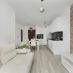 Funkcjonalne I Komfortowe Sun Seasons 24 W Kolobrzegu By Renters Apartment *