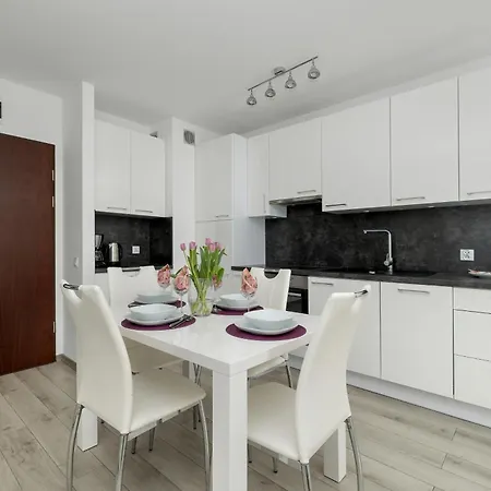 Funkcjonalne I Komfortowe Sun Seasons 24 W Kolobrzegu By Renters Appartamento *